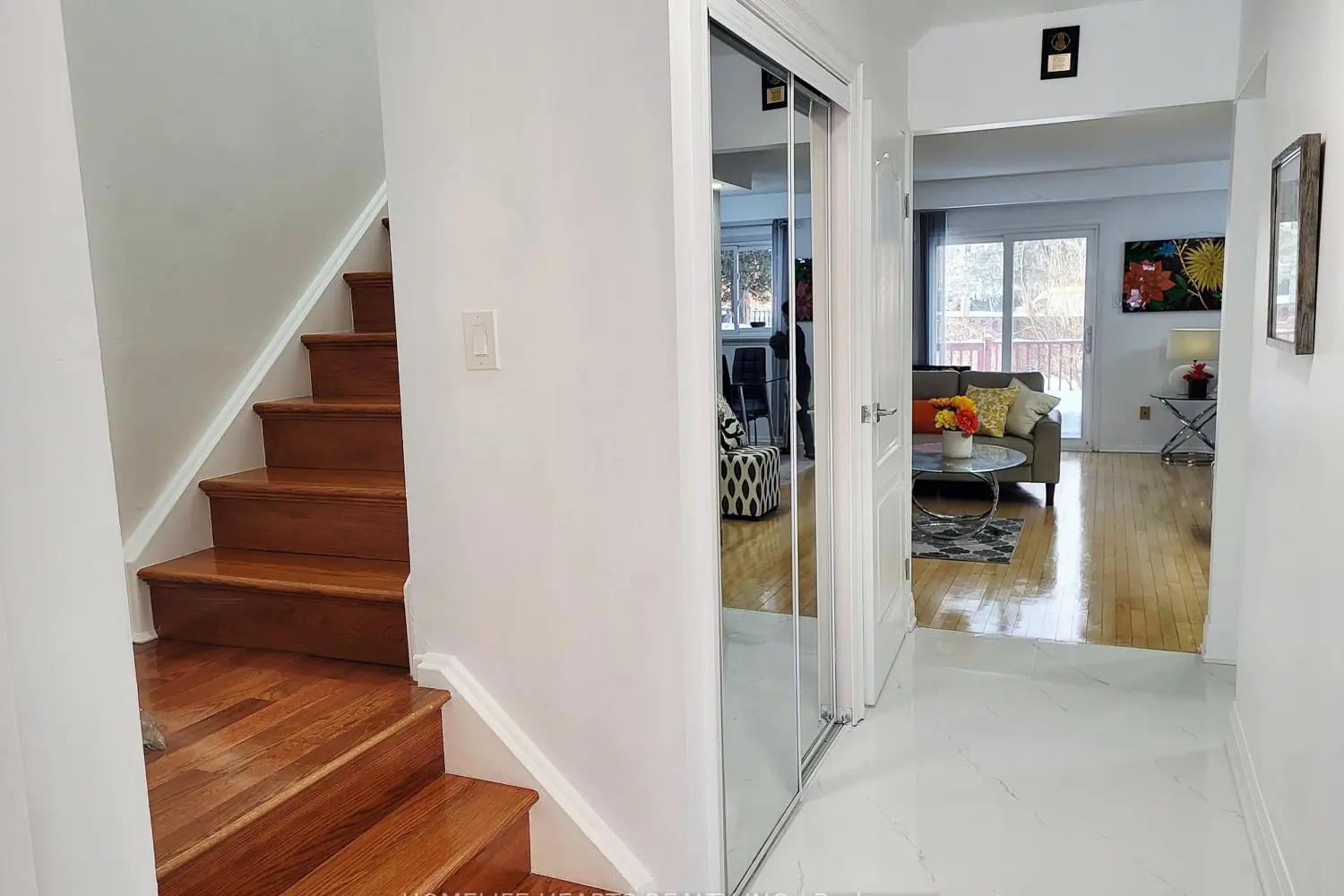 6 Woodglen Way photo 3