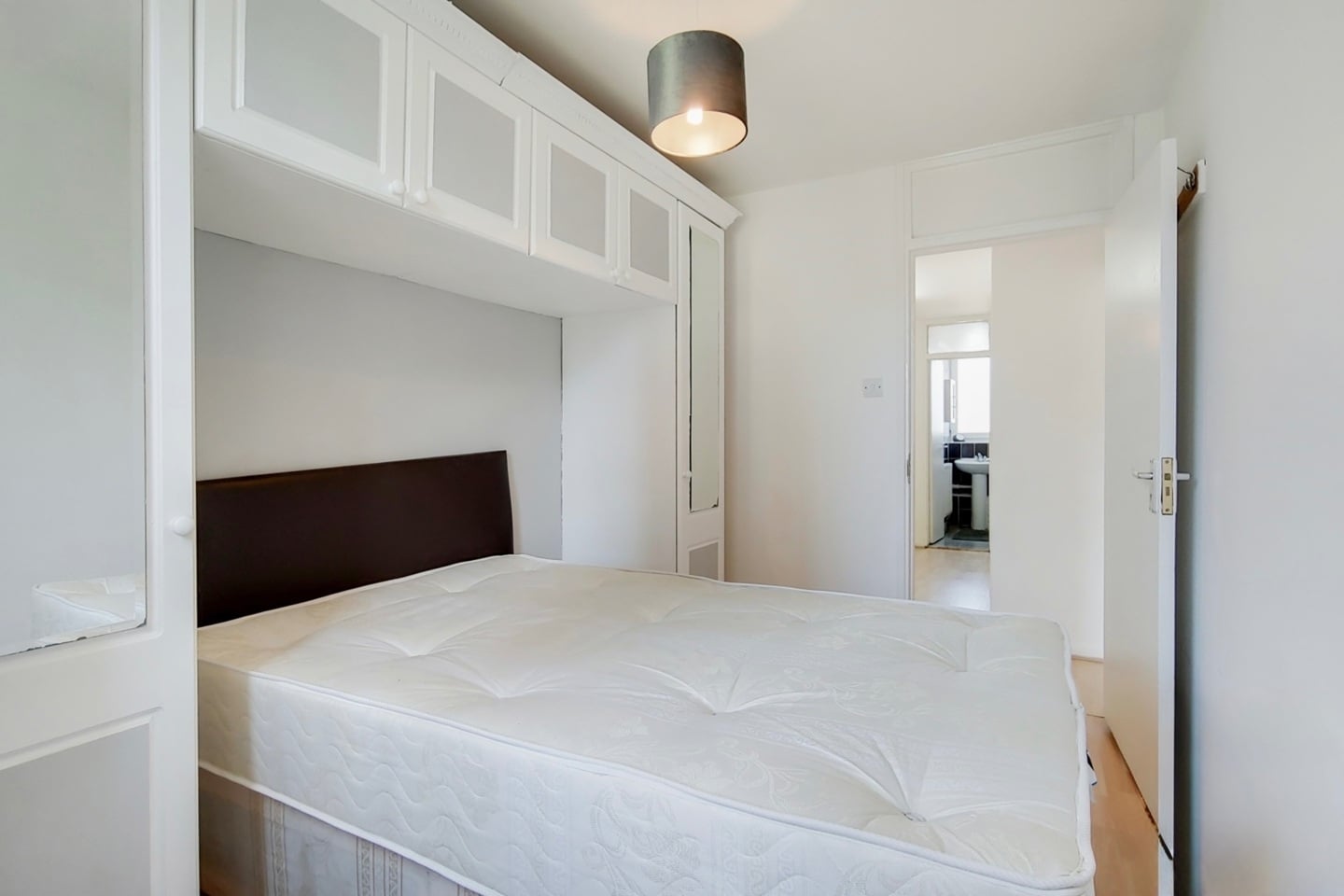 Additional image 2 of Room in a Shared Flat, Hanbury Street, E1, N1 7GU