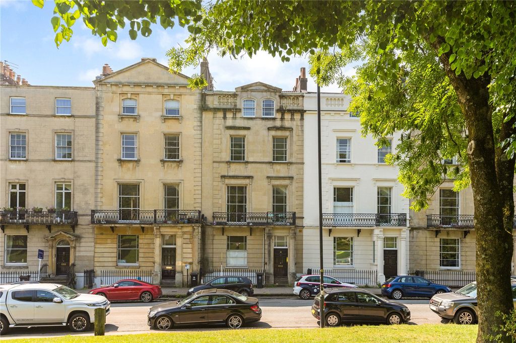 3 bed flat for saleGloucester Row, Bristol BS8