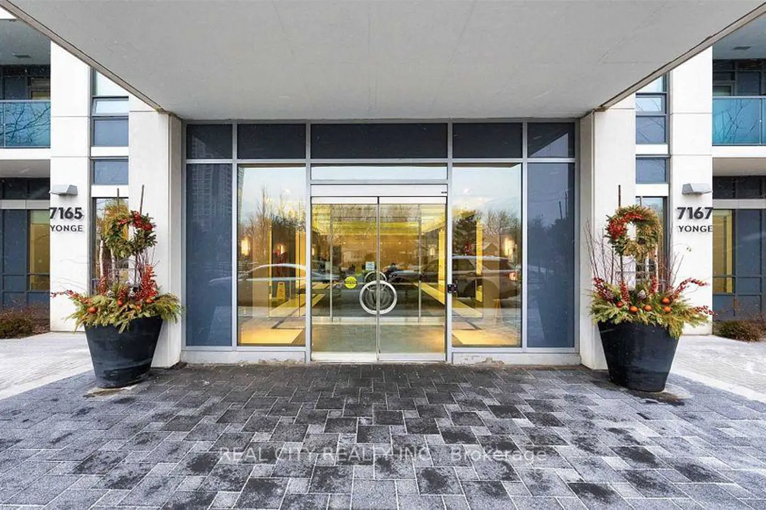 Additional image 2 of 7167 Yonge Street 407