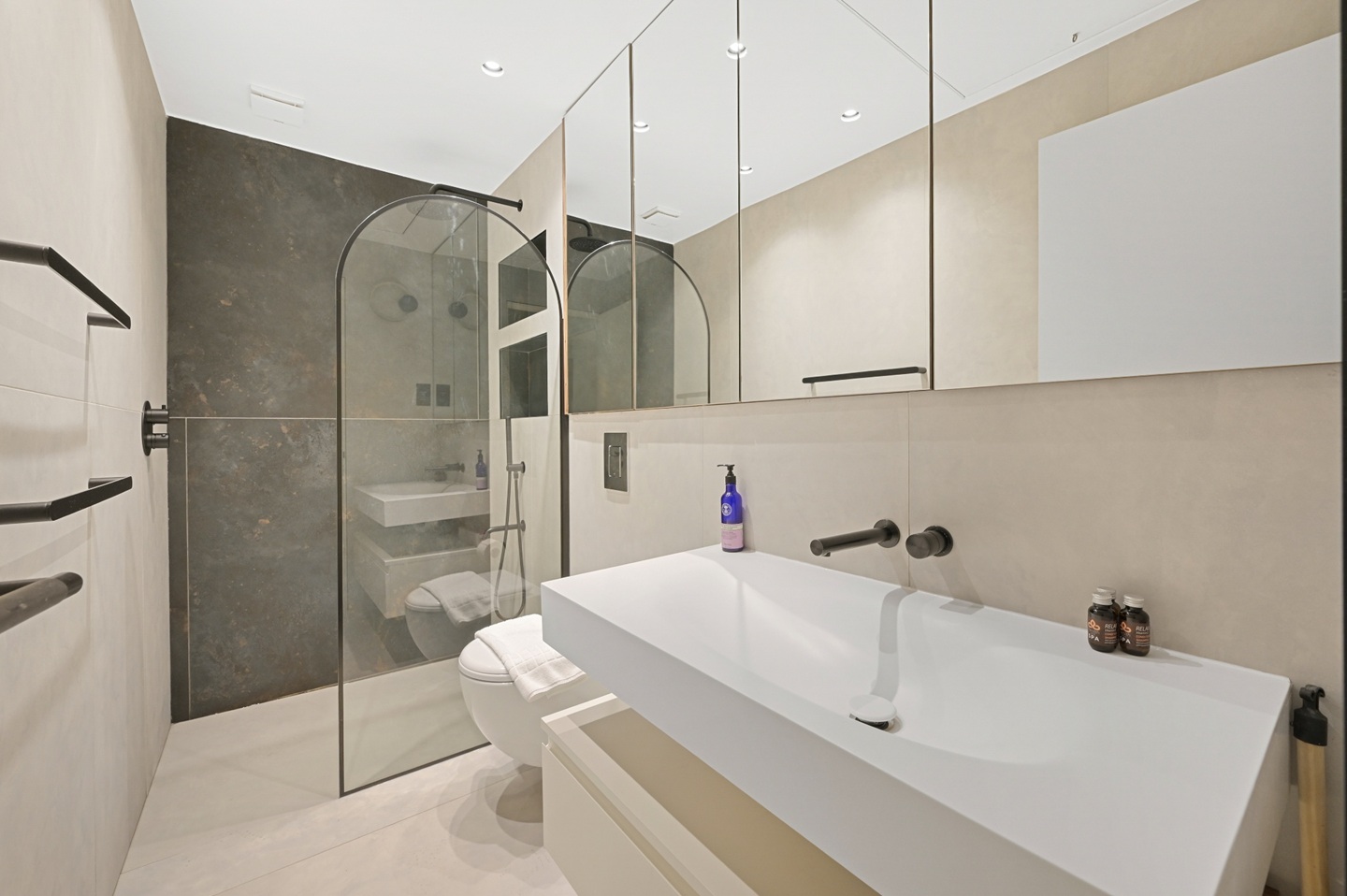 Additional image 3 of 2 Bed Flat, Russell Road, W14, N1 7GU