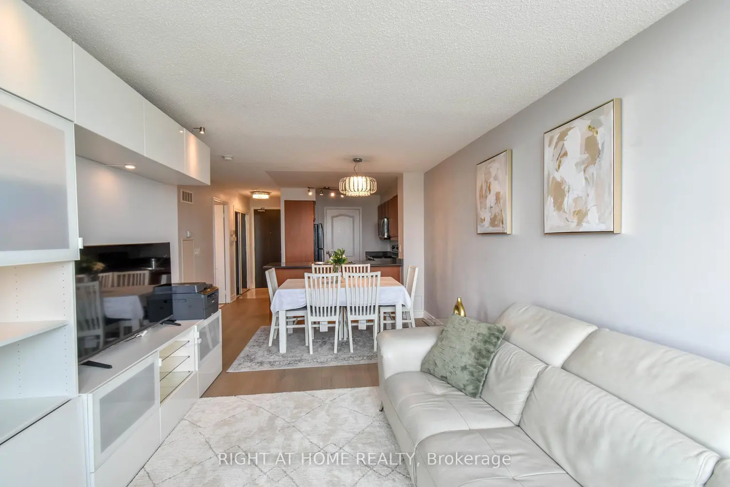 Additional image 8 of 205 The Donway W 702