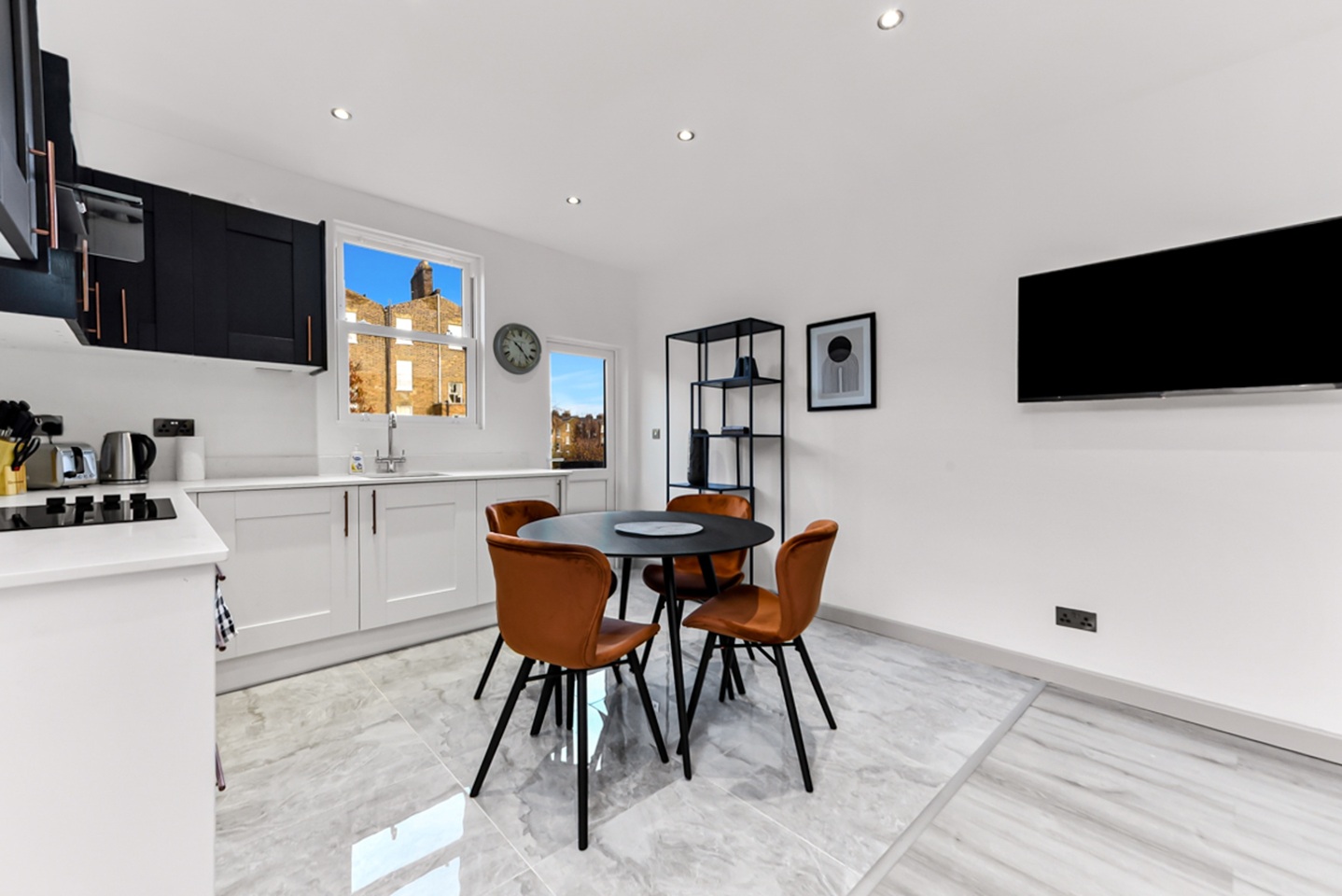 3 Bed Detached House, Venn Street, SW4, N1 7GU