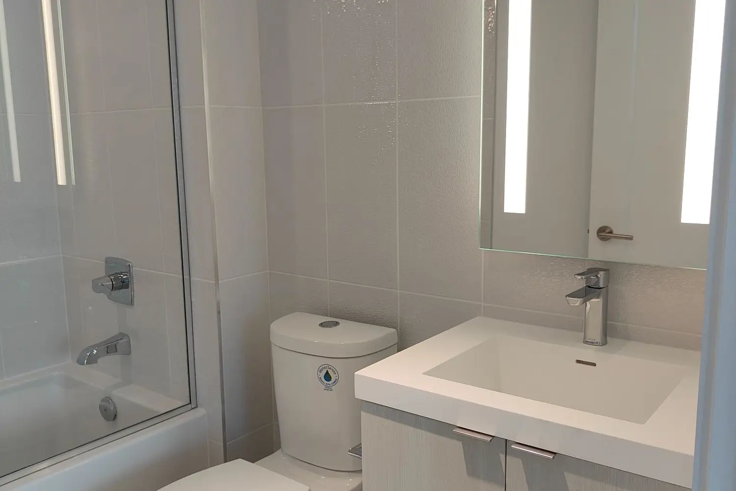 Additional image 10 of 575 Bloor Street 1507