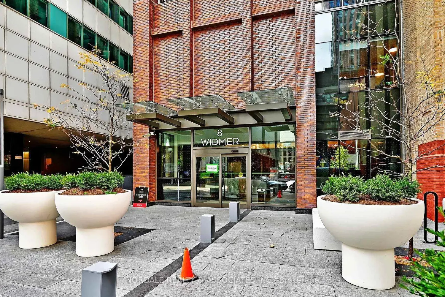 8 Widmer Street