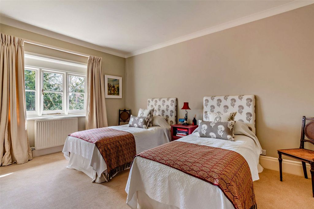 Additional image 15 of 6 bed detached house for saleDonnington, Newbury, Berkshire RG14