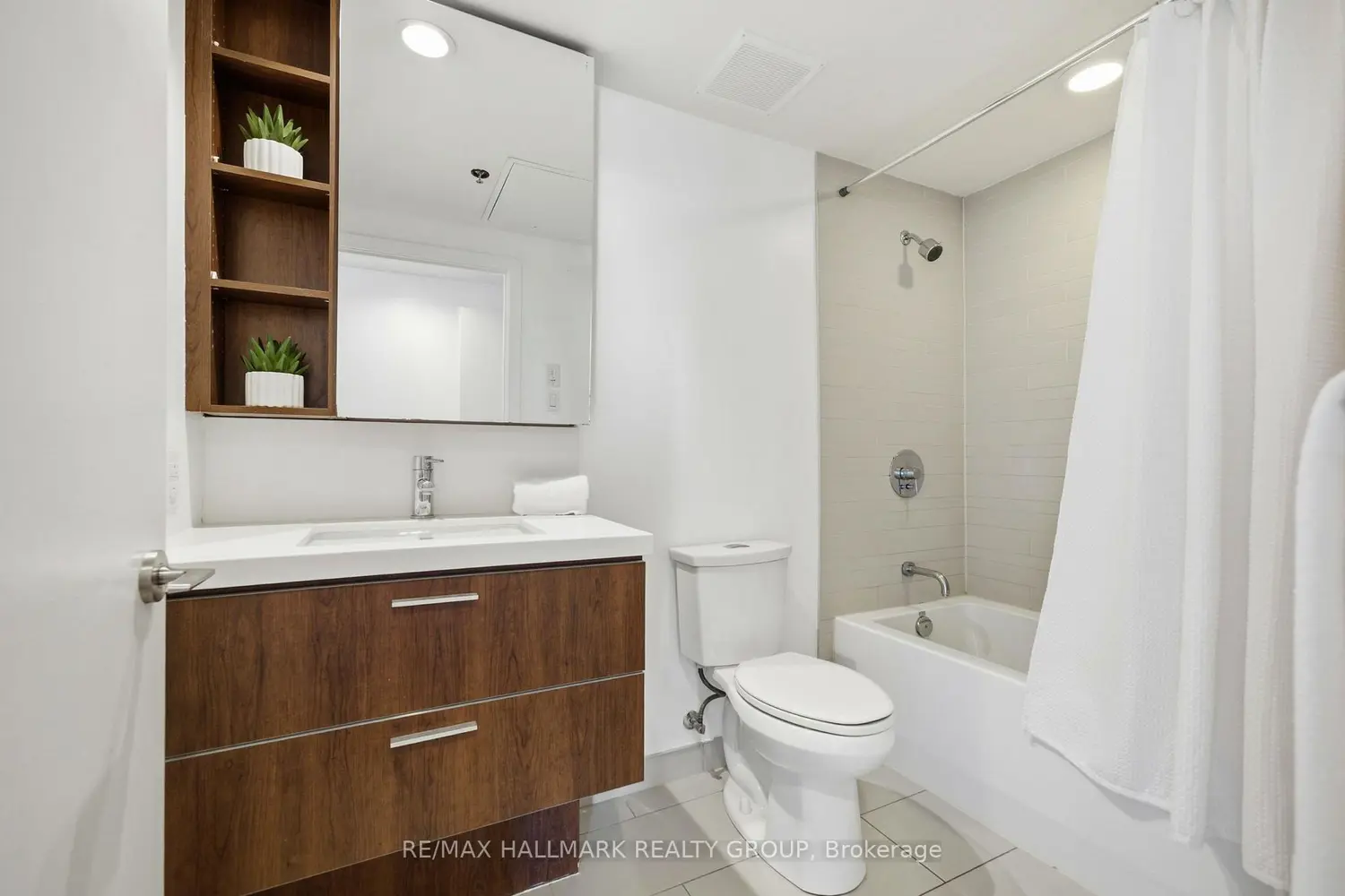 Additional image 14 of 340 Mcleod Street 645