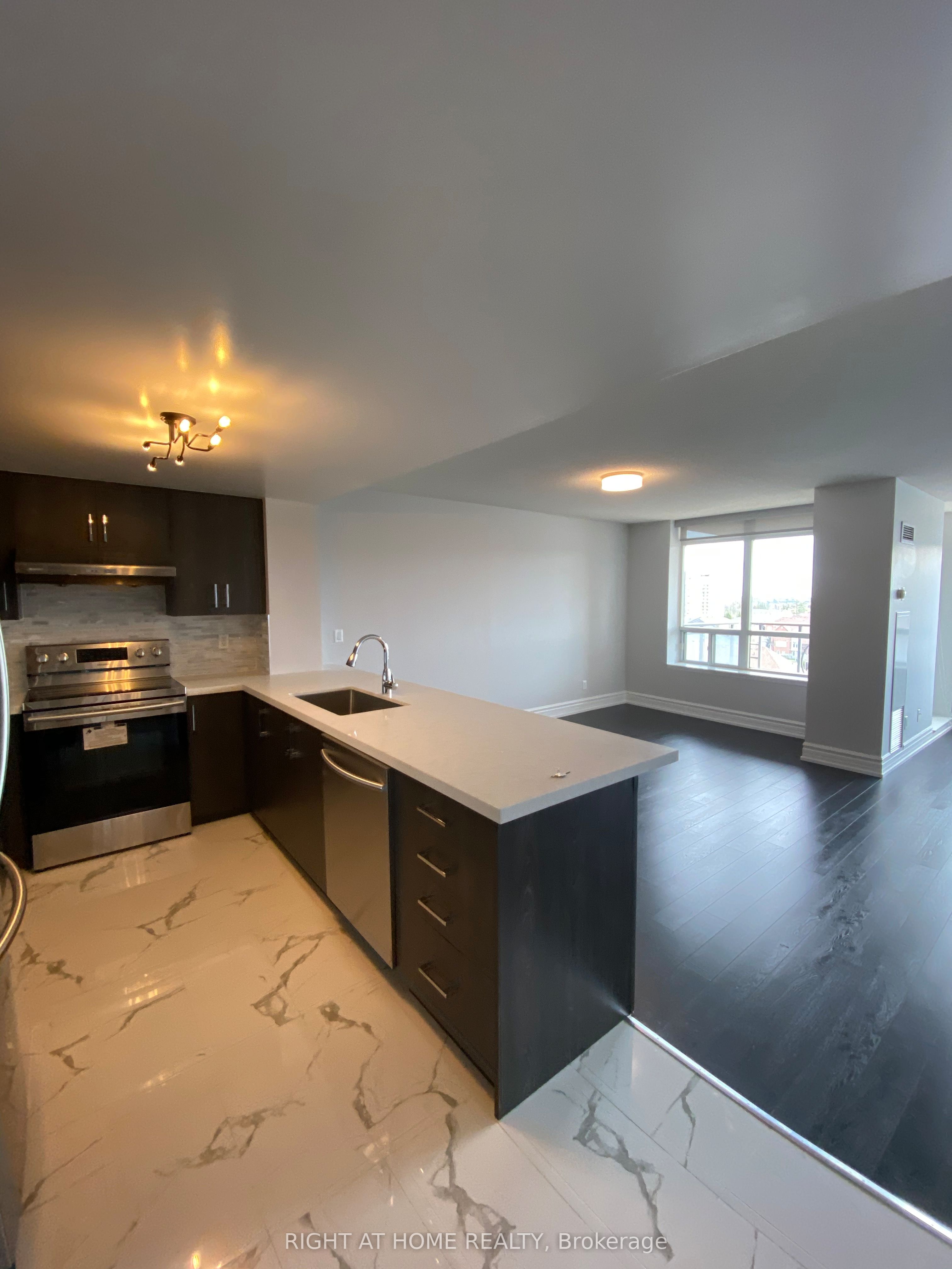 Additional image 2 of 811-130 Pond Drive, Markham, ON, L3T 7W5