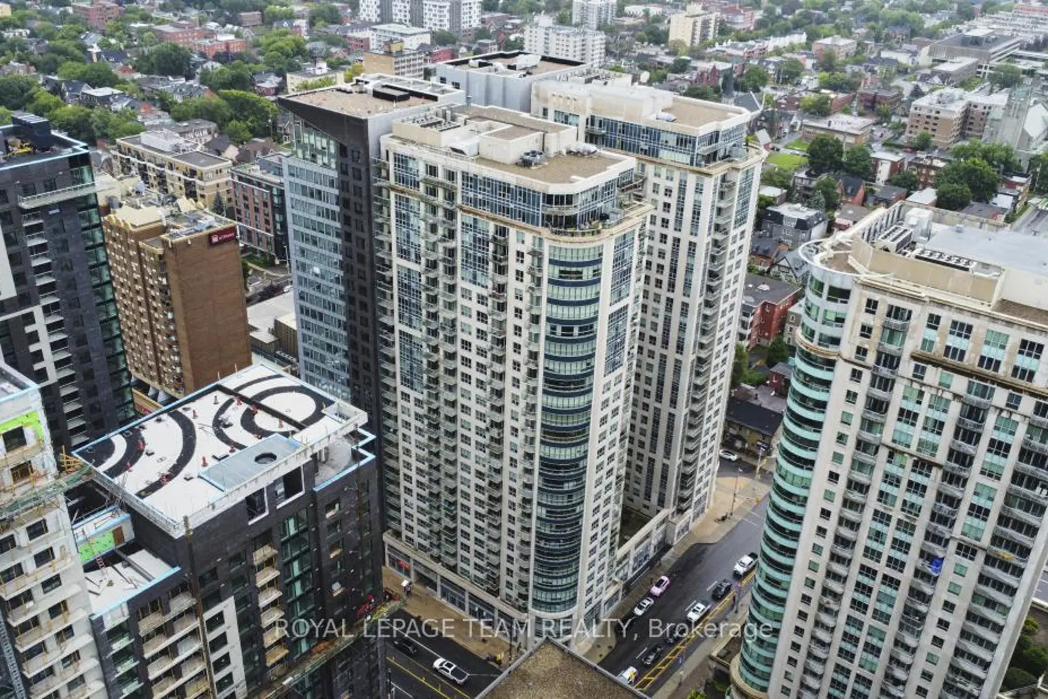 Additional image 16 of 242 Rideau Street 703