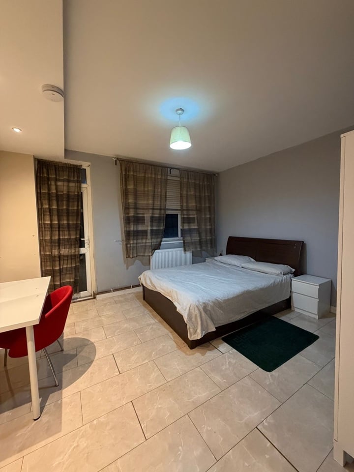 Room in a Shared Flat, Lowood St, E1, N1 7GU