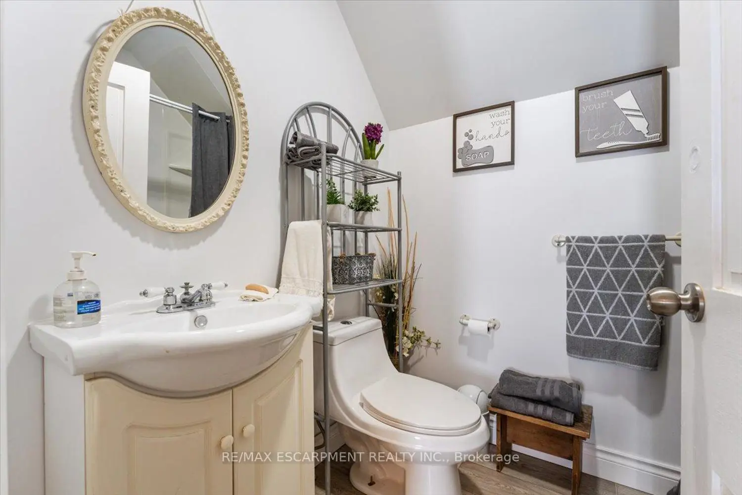 Additional image 18 of 5914 Canborough Road