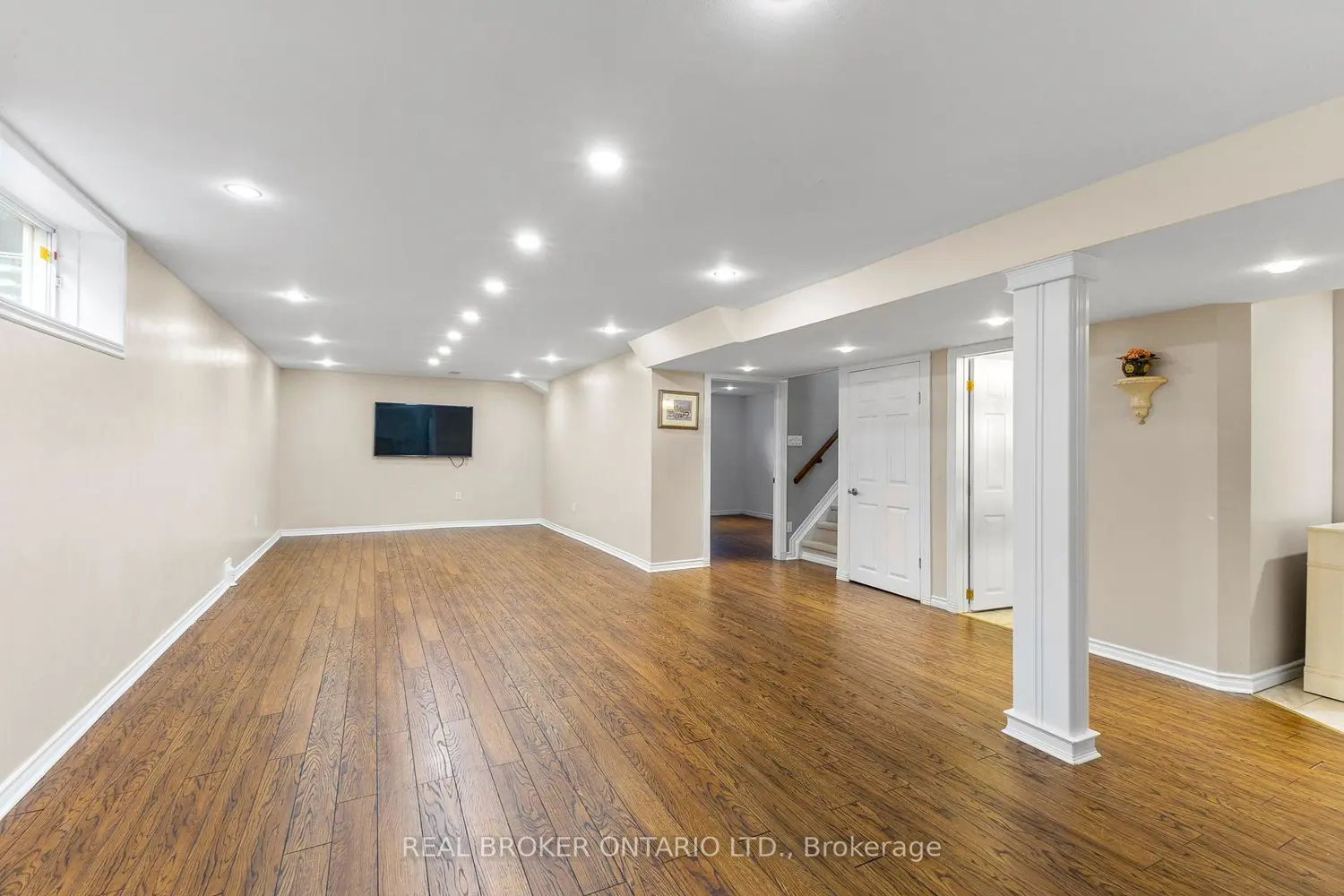 Additional image 15 of 2014 Jasper Avenue