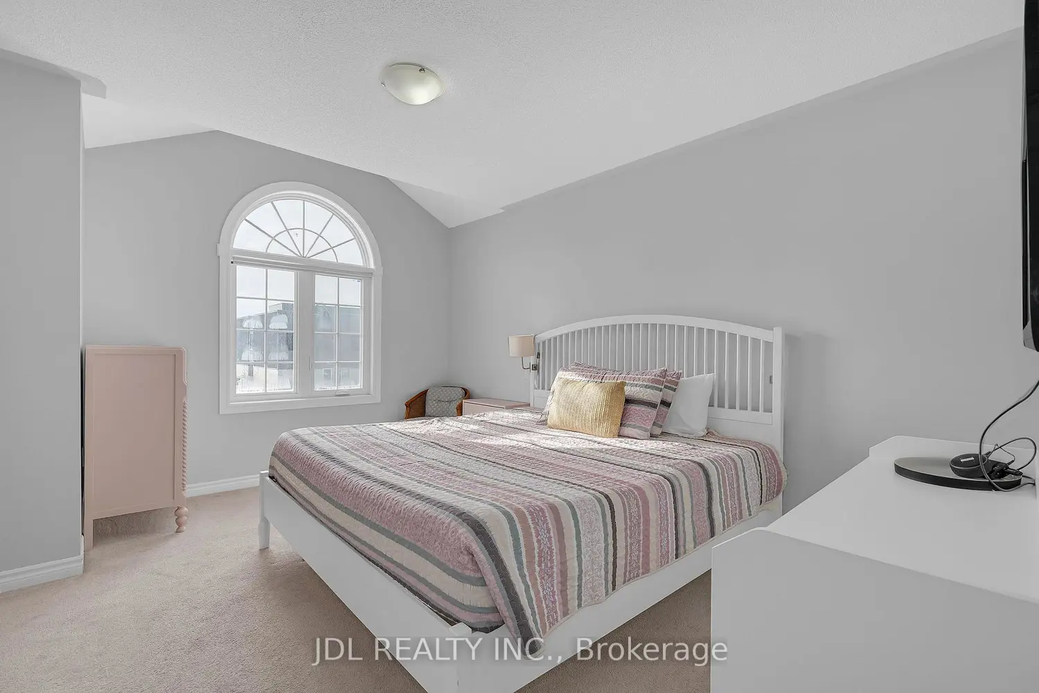 Additional image 10 of 376 Miller Park Avenue