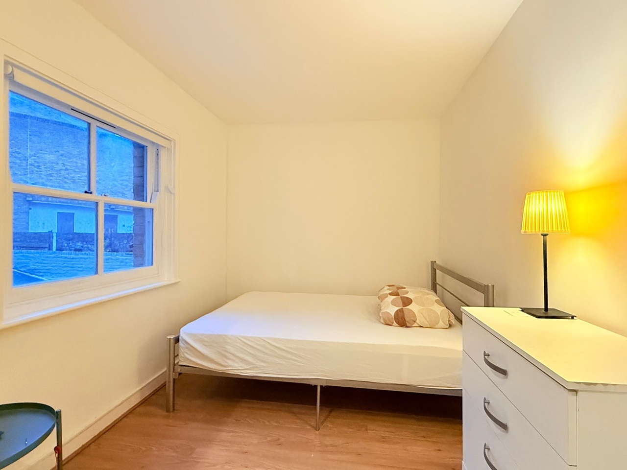 Additional image 5 of 2 Bed Flat, Pembroke Road, W8, N1 7GU