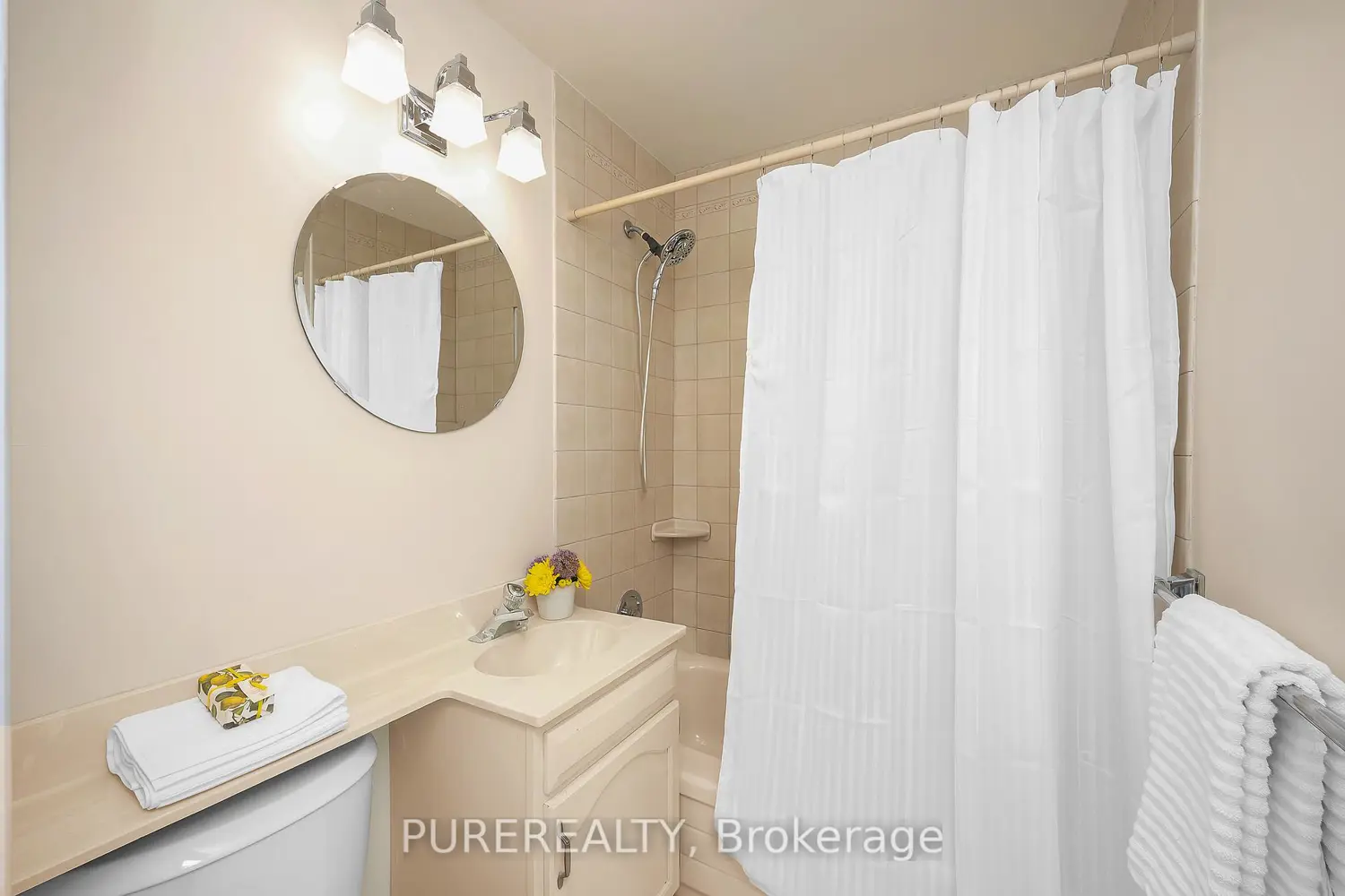 Additional image 7 of 2067 Maplewood Drive