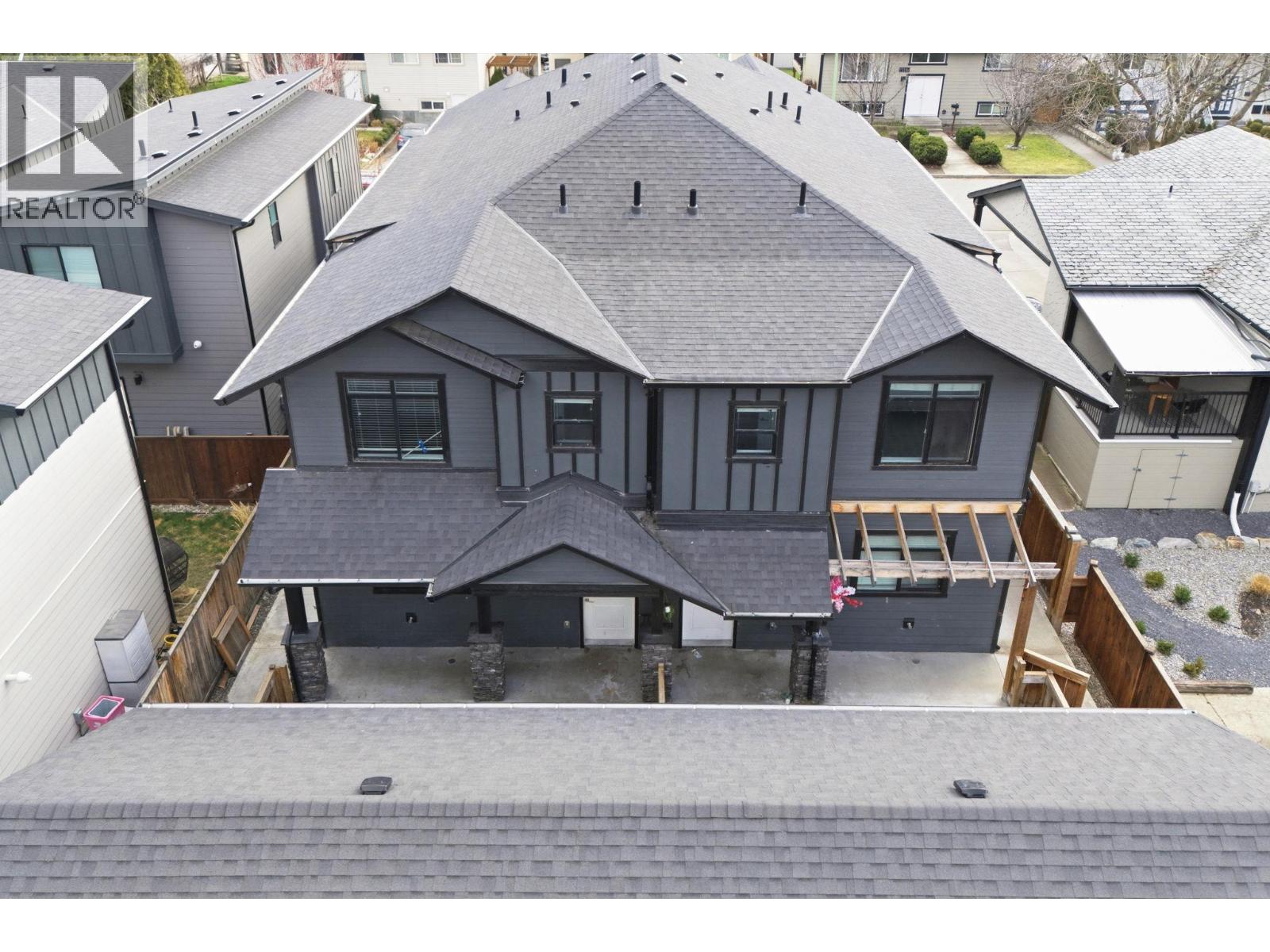 1-722 Coopland Crescent, Kelowna, BC, V1Y2V1