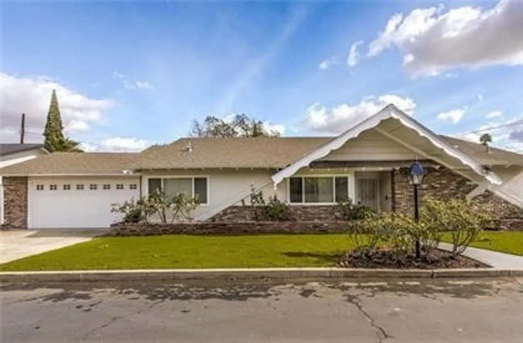 Additional image 2 of 1019 E Walnut Avenue, Orange, CA 92867