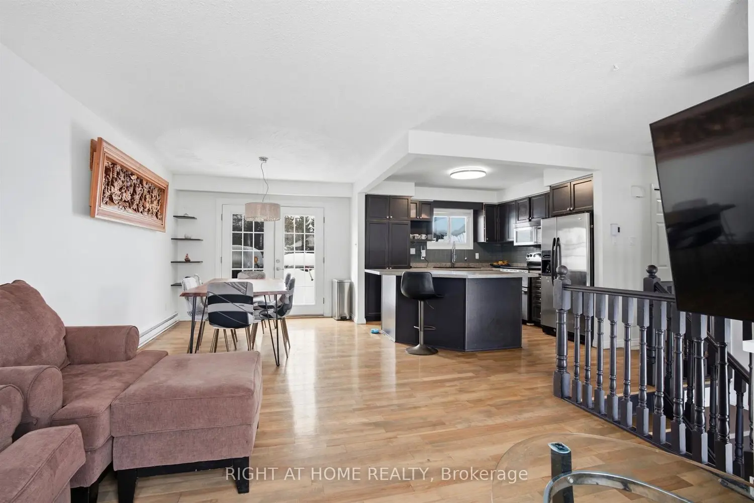 198 Ferndale Drive photo 5