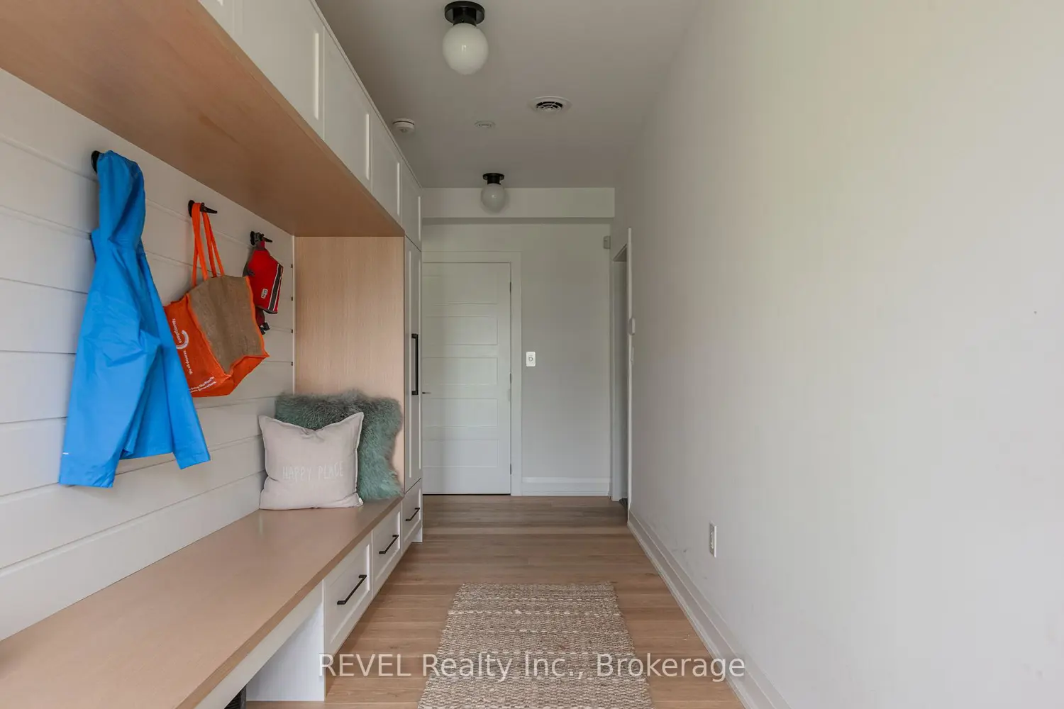4940 South Shore Road photo 2