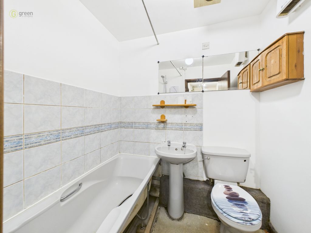 Additional image 7 of 2 bed flat for saleAlexandra Mews, Tamworth B79