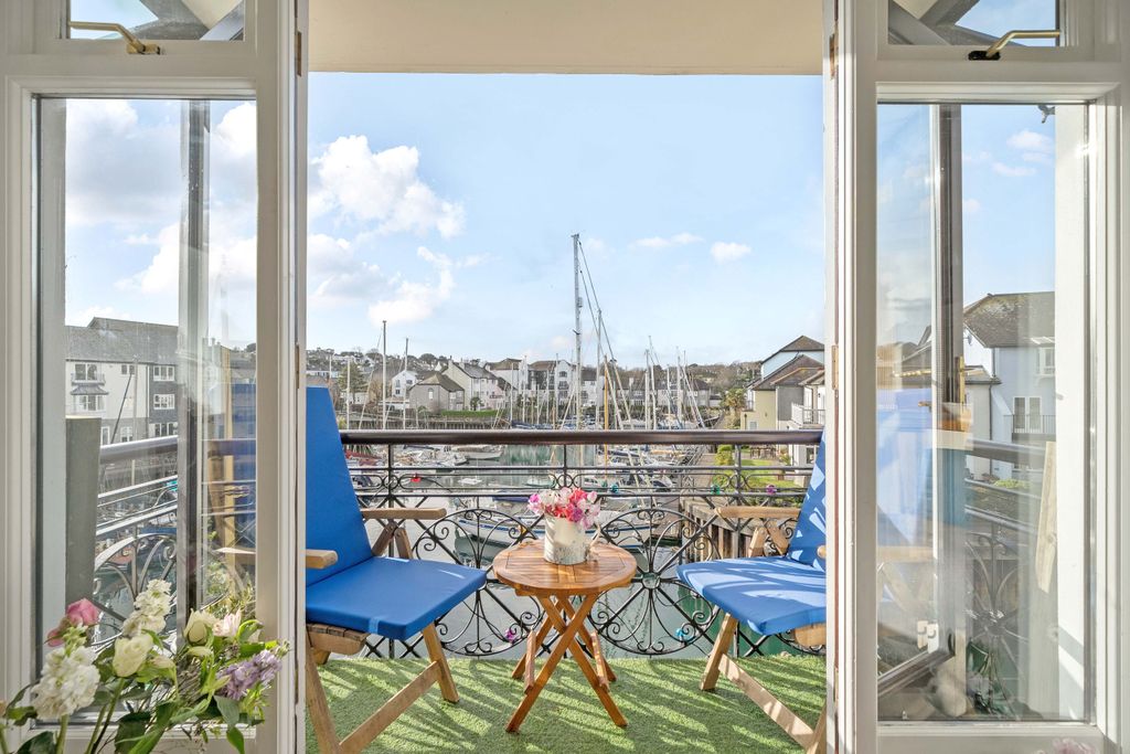 Additional image 5 of 3 bed flat for saleChallenger Quay, Falmouth, Cornwall TR11