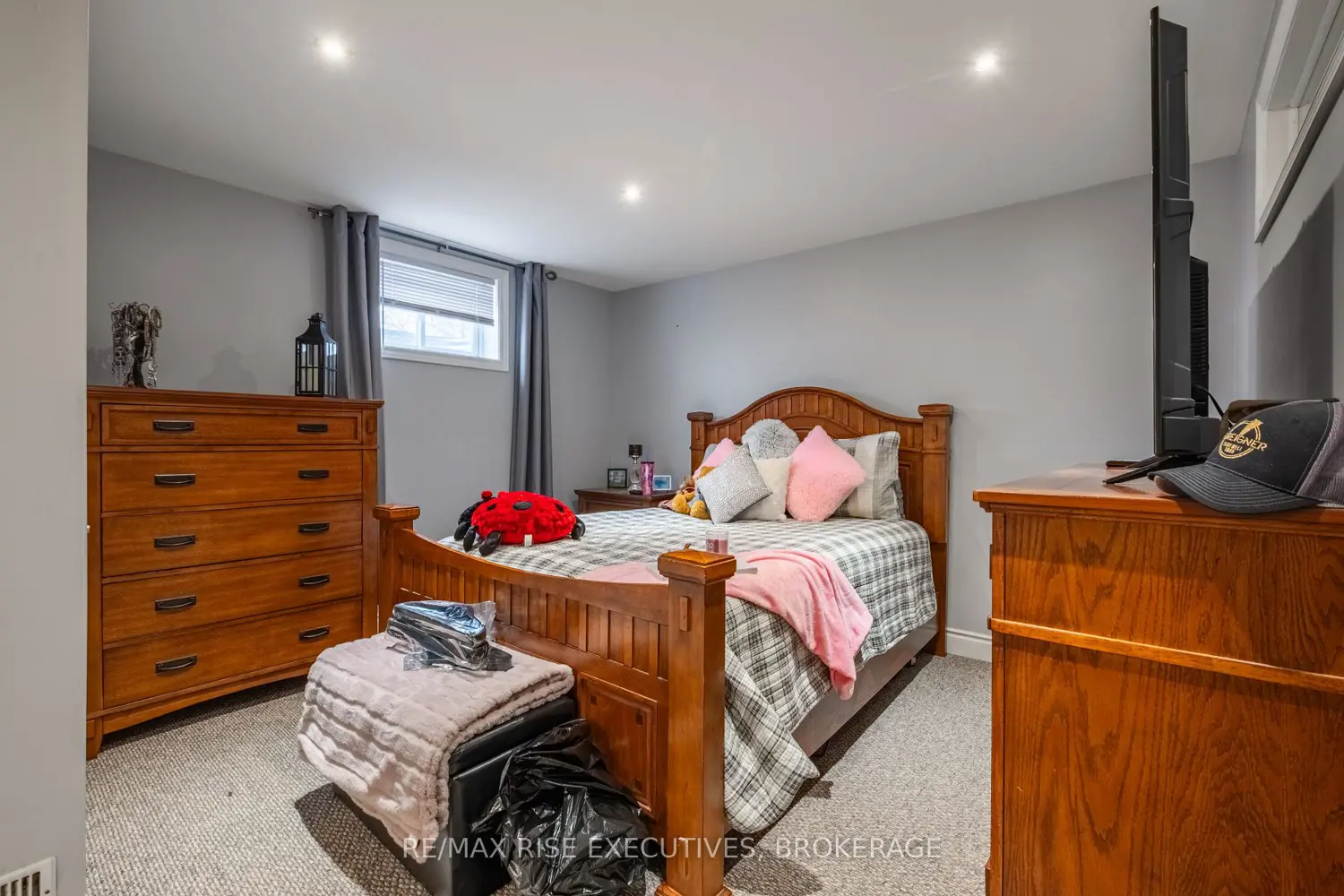 Additional image 11 of 1388 Ottawa Street