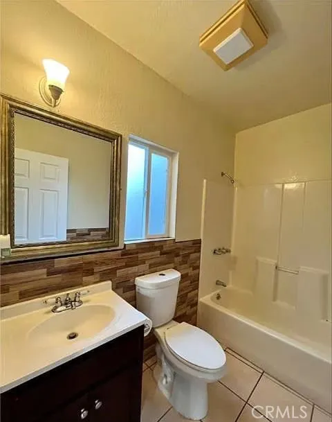 Additional image 13 of 1336 W 109 Street, Los Angeles, CA 90044