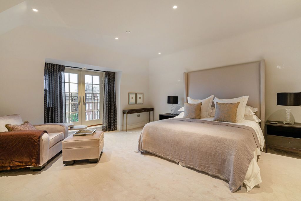 Additional image 11 of 3 bed penthouse for saleMagna Carta Park, The Huntingfield, Egham TW20