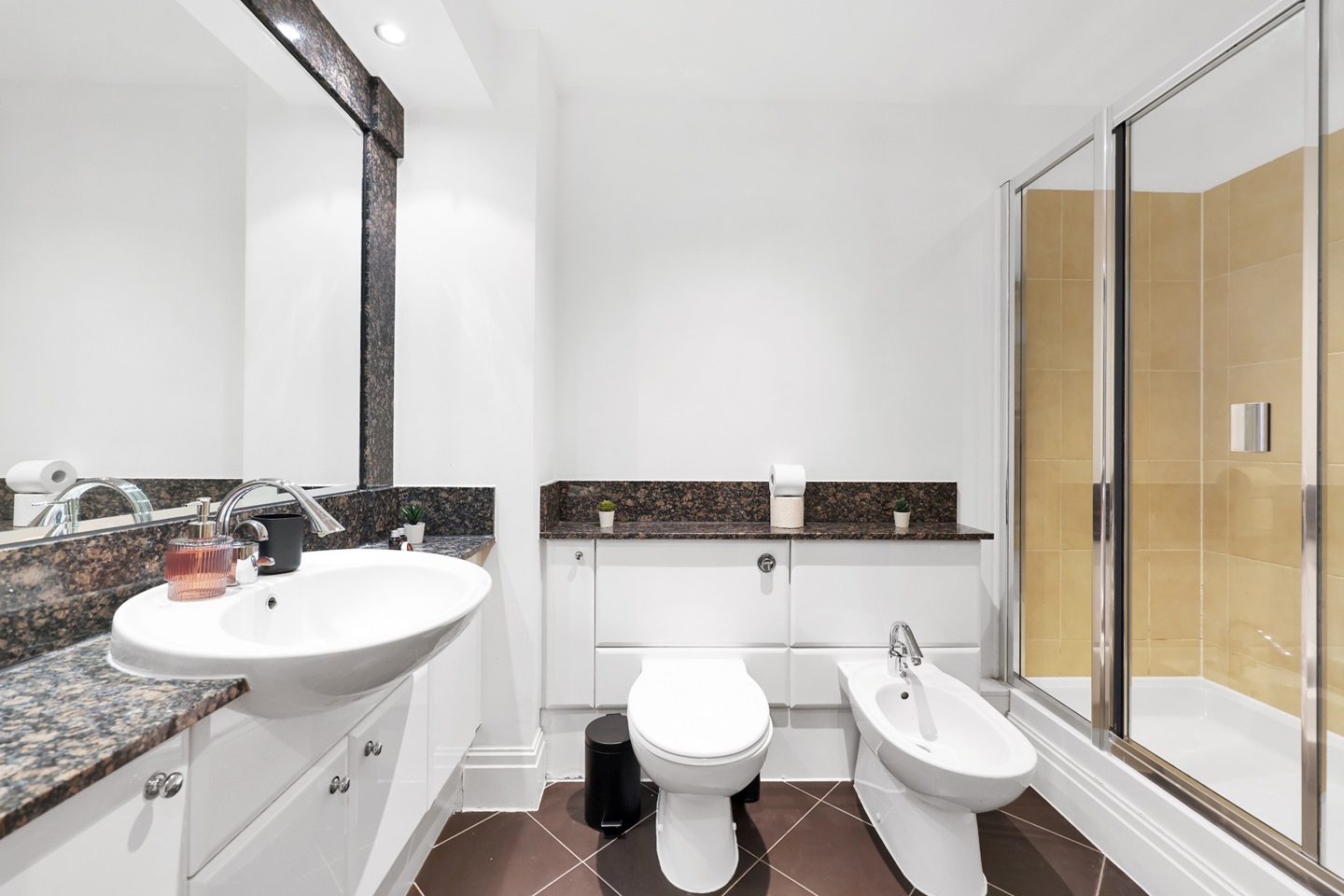 Additional image 18 of 3 Bed Flat, Thames Point, SW6, N1 7GU