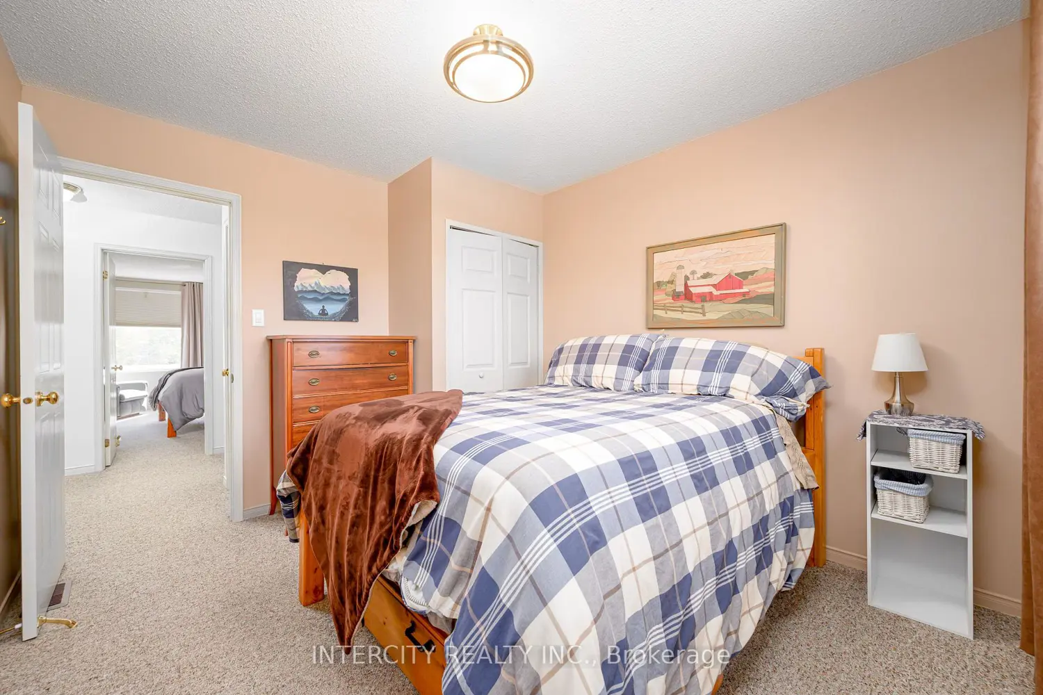 Additional image 10 of 48 Champlain Boulevard