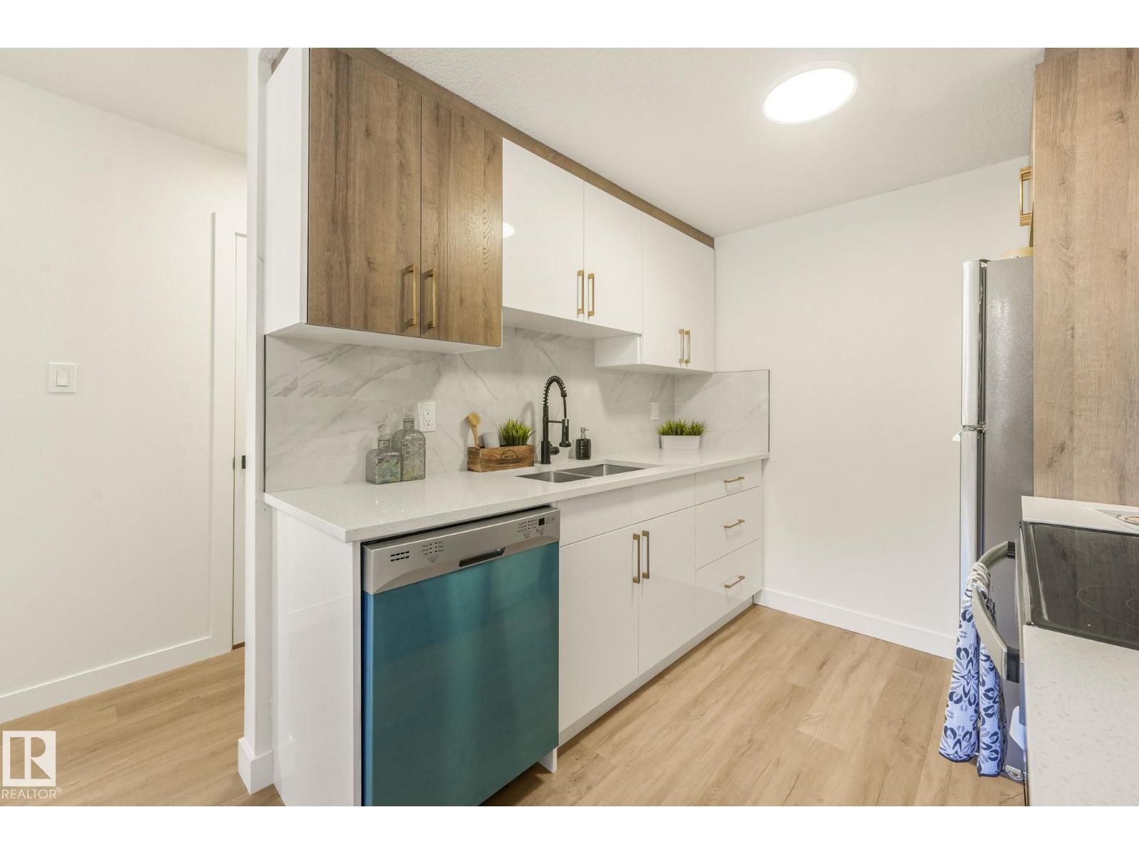 Additional image 2 of 199B Homestead Crescent NW, Edmonton, AB, T5A2Y2