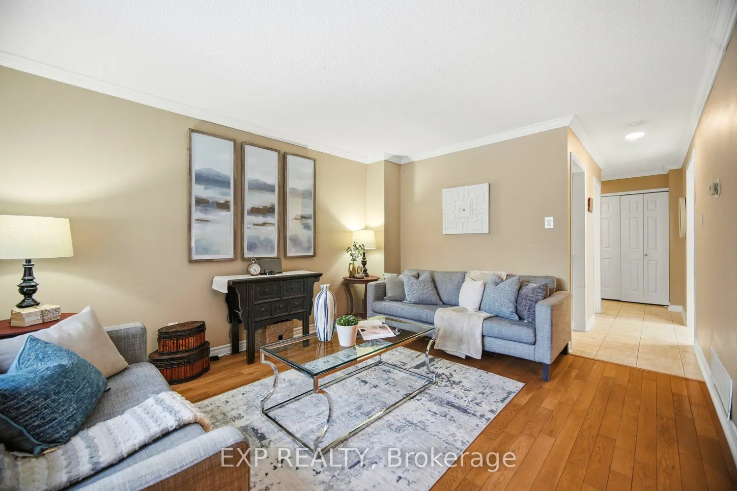 Additional image 3 of 7 Ferri Crescent