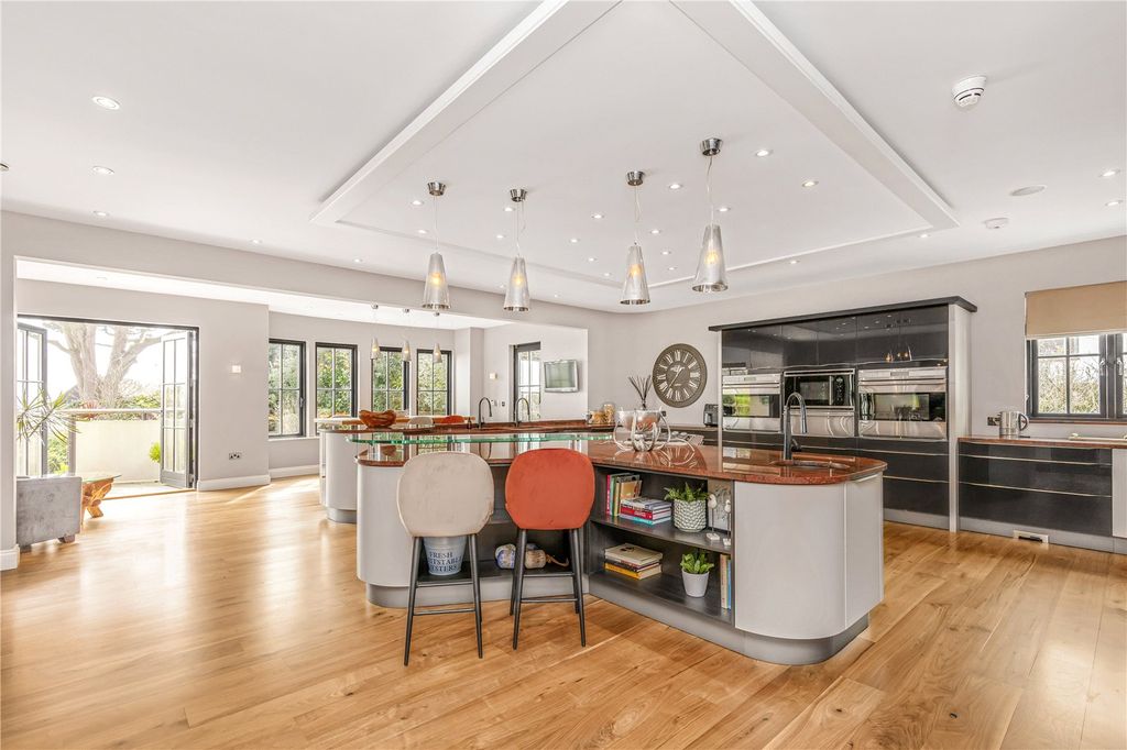 Additional image 7 of 6 bed detached house for saleSea Way, Middleton-On-Sea, West Sussex PO22