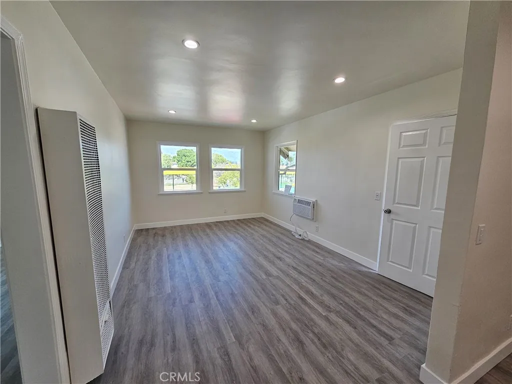 5863 Whitnall Hwy Unit 4, North Hollywood, CA 91601