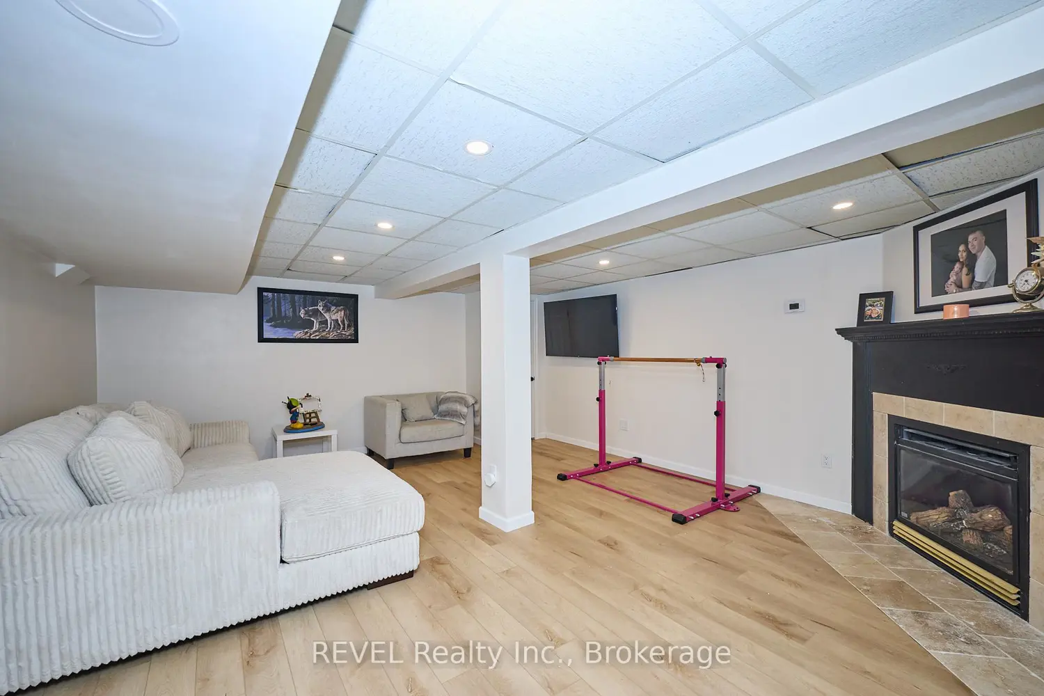 Additional image 12 of 11 Newleaf Crescent