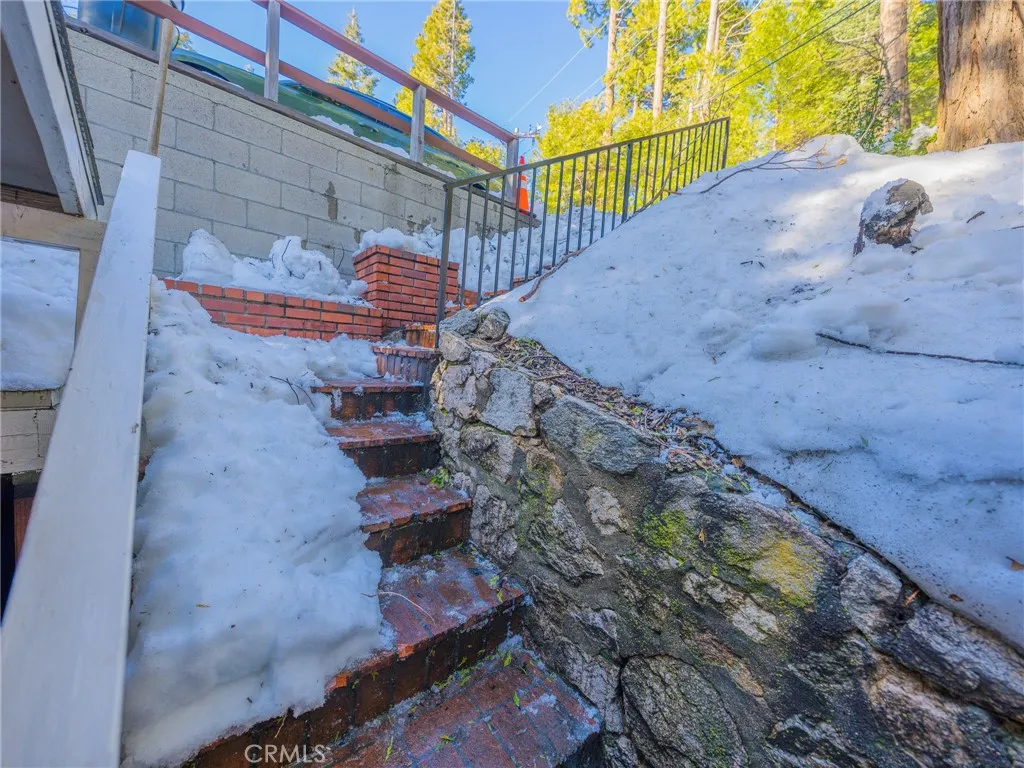 Additional image 9 of 233 Corona Ln, Lake Arrowhead, CA 92352