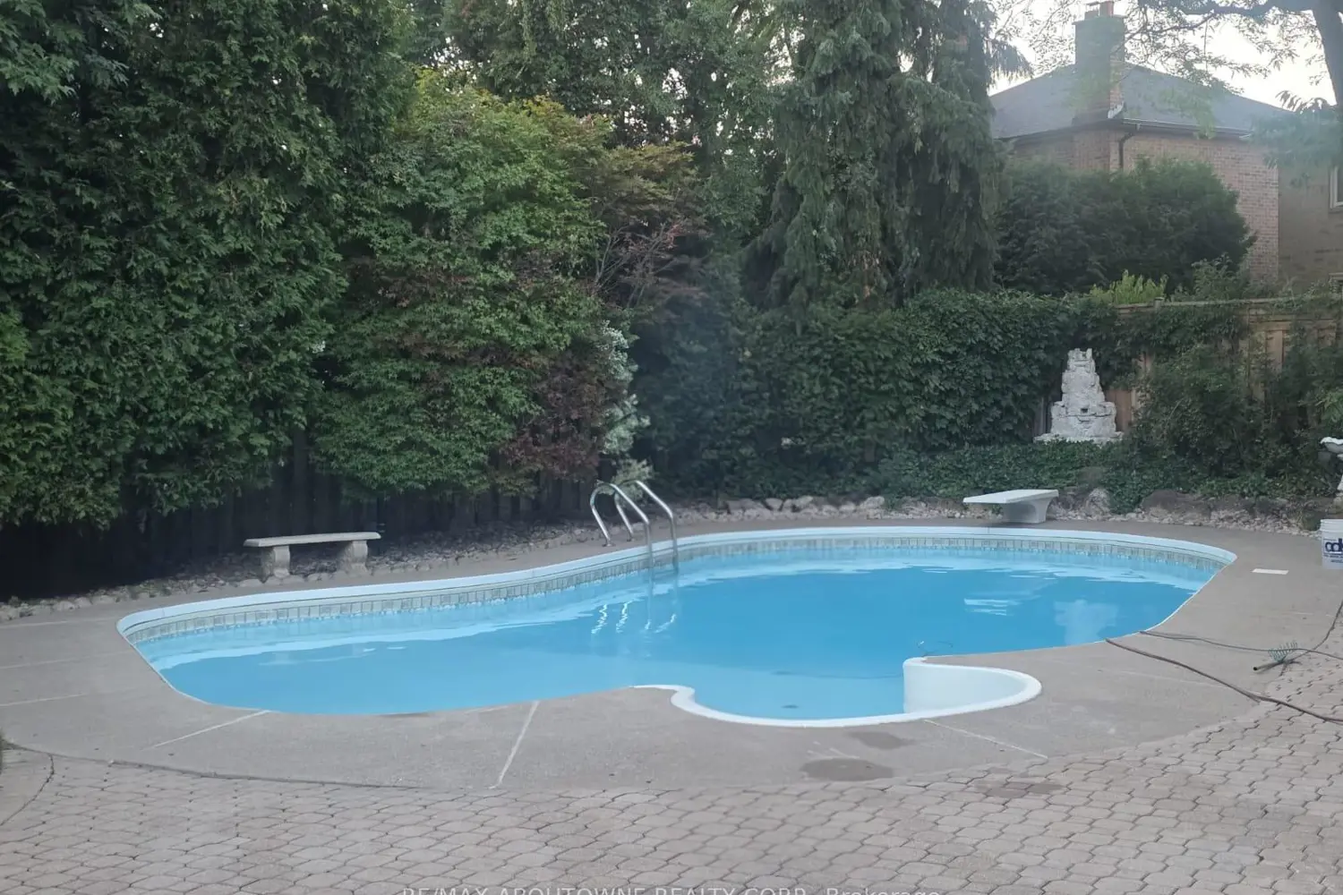 1324 Birchcliff Drive photo 2