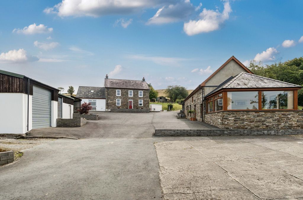 4 bed farm for saleCwmann, Lampeter SA48 photo 4