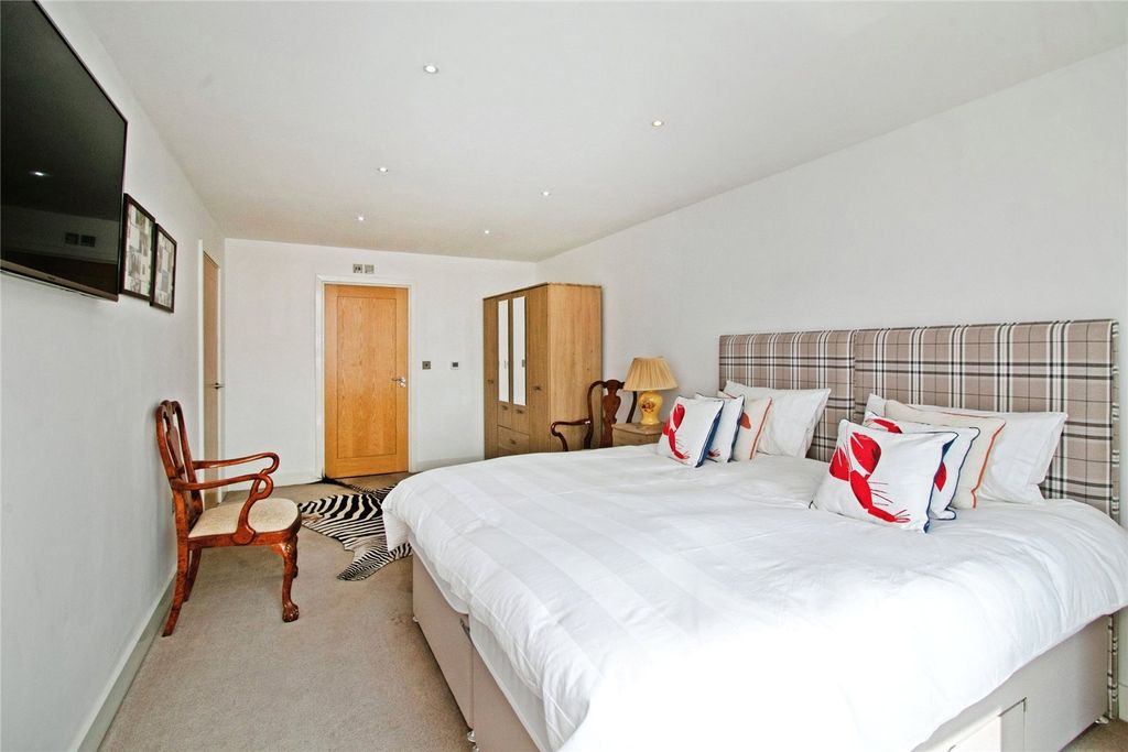 Additional image 35 of 3 bed flat for salePentire Avenue, Pentire, Newquay, Cornwall TR7