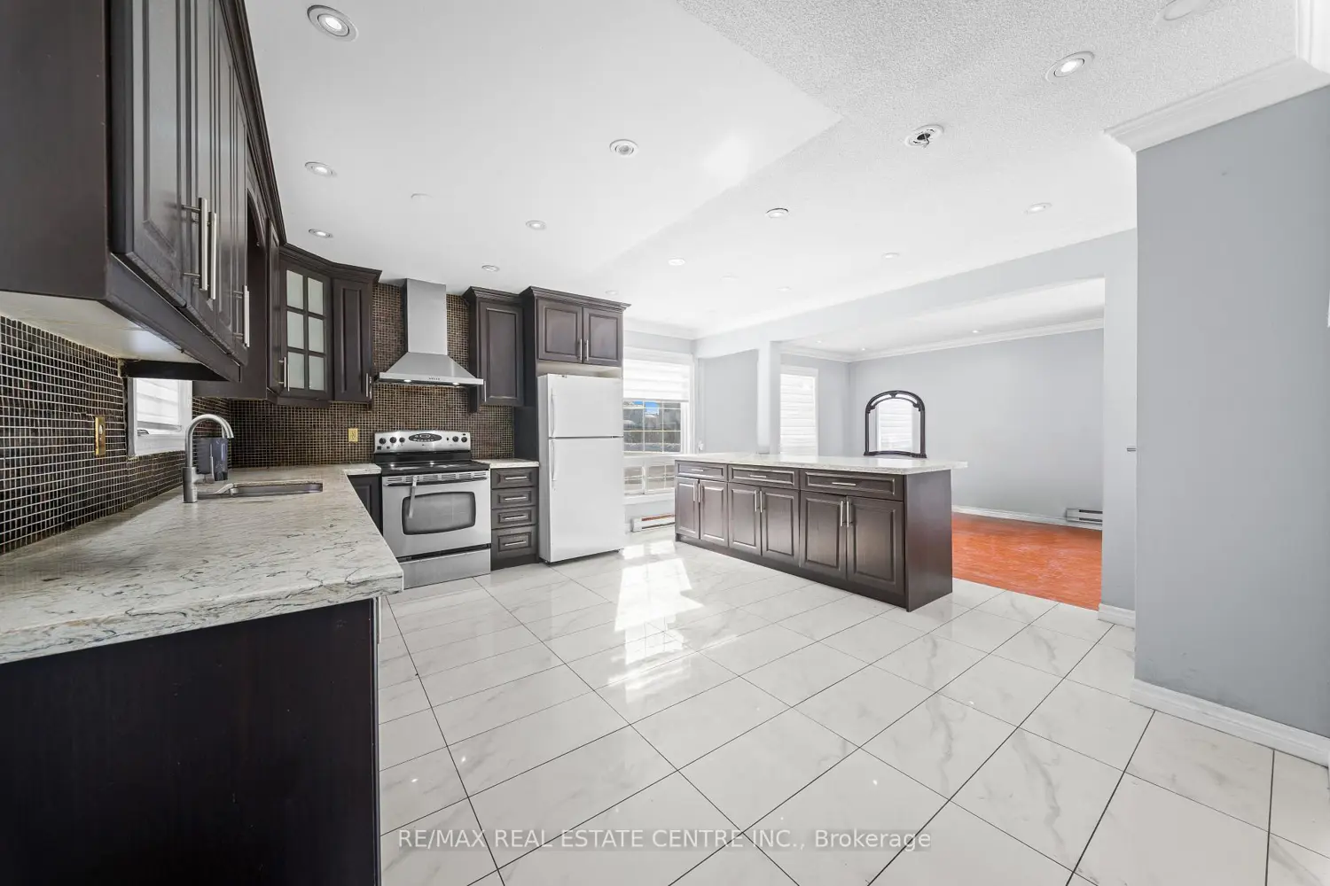 Additional image 7 of 8 Golden Gate Drive