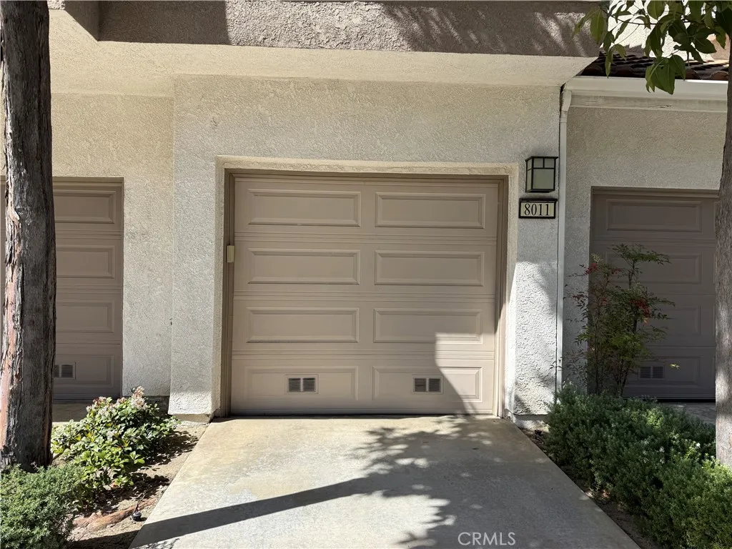 8011 E Sandstone Dr, Anaheim, CA 92808