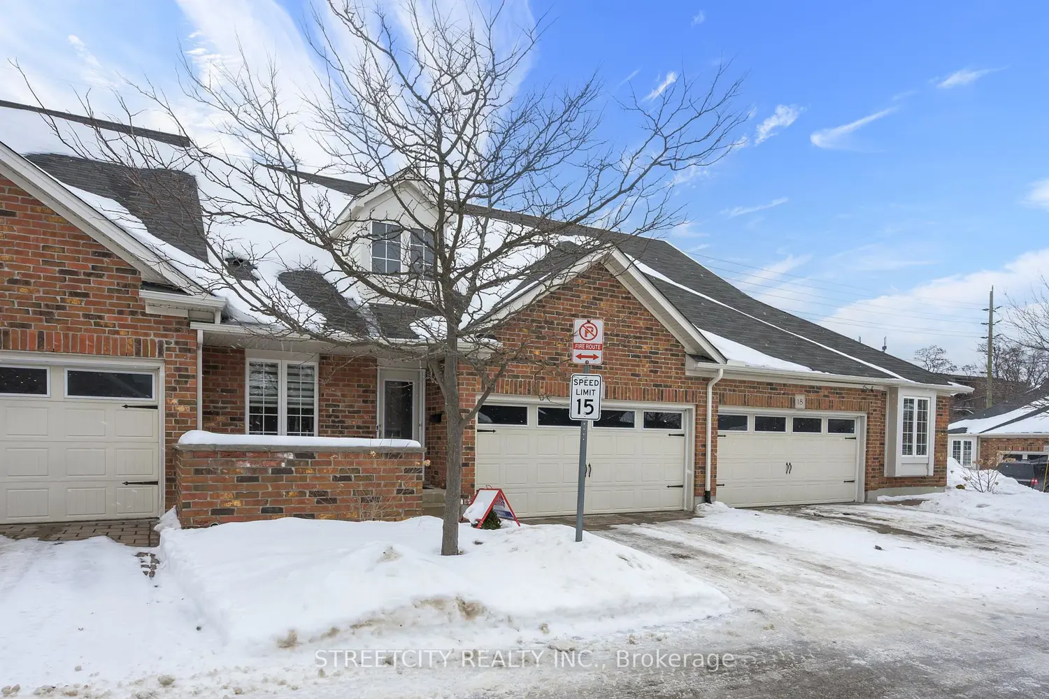 464 Commissioners Road 16 photo 5
