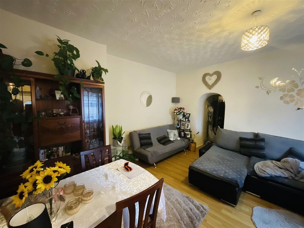 Additional image 9 of 3 bed flat for saleGilbert Road, Llanelli SA15