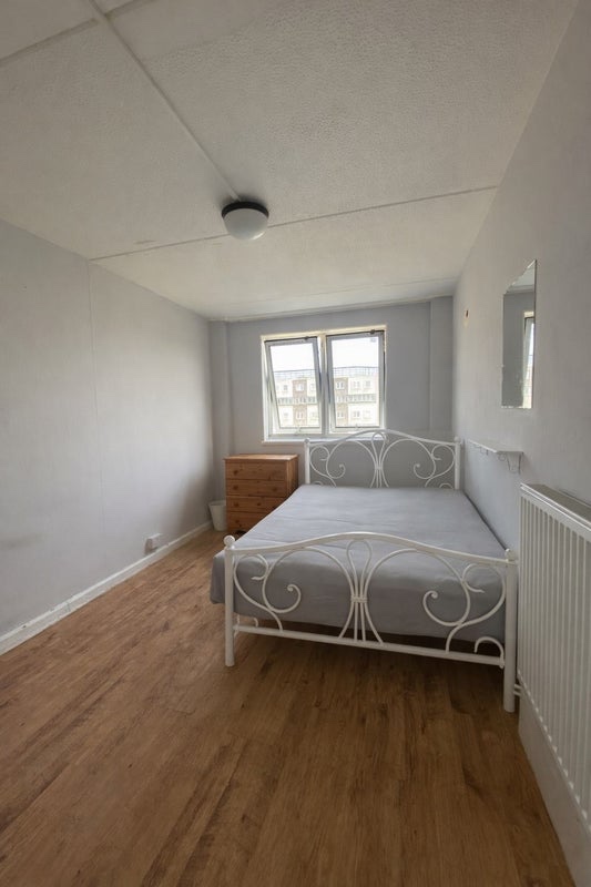 Additional image 2 of Room in a Shared Flat, Battersea Park Road, SW11, N1 7GU