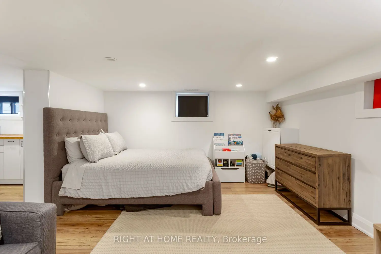 Additional image 11 of 171 Islington Avenue