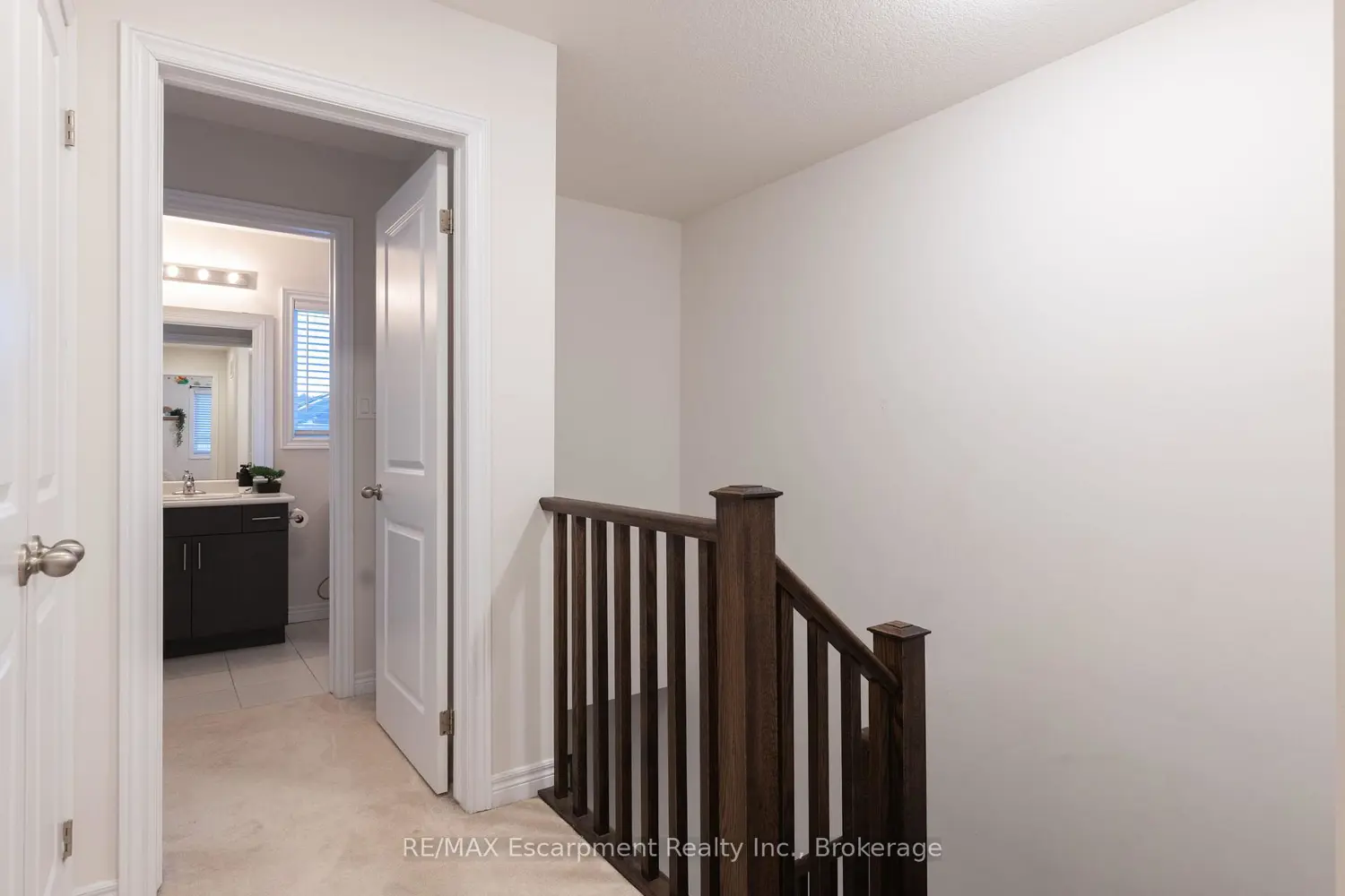 Additional image 10 of 31 Pinot Crescent