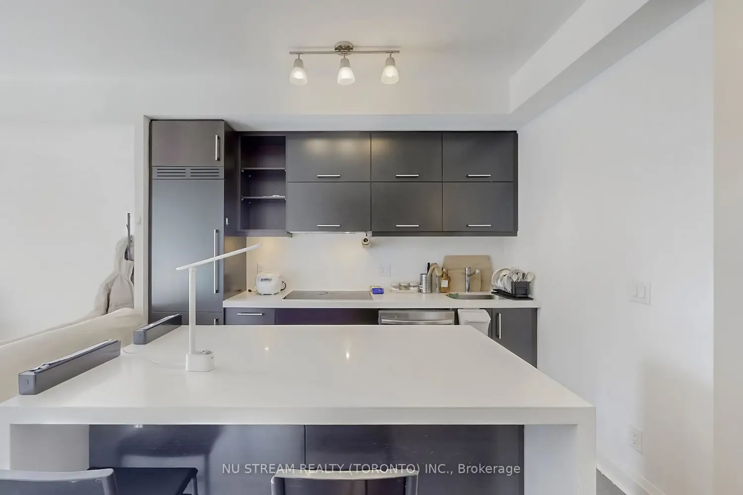 Additional image 6 of 1080 Bay Street 1403