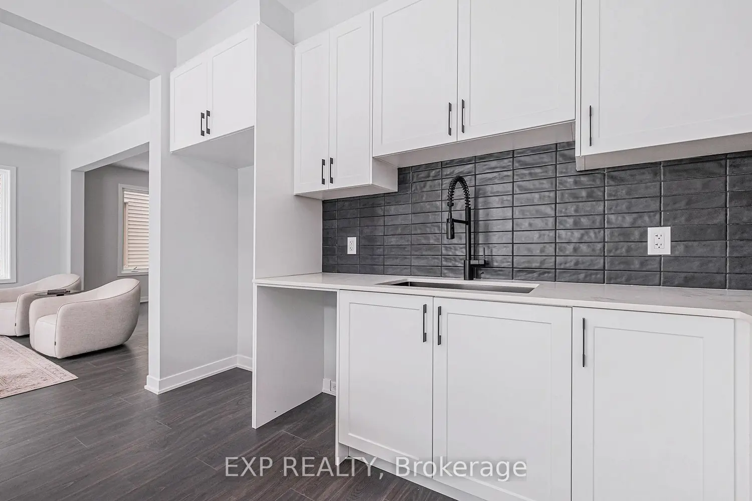 Additional image 5 of 1031 De Pencier Drive