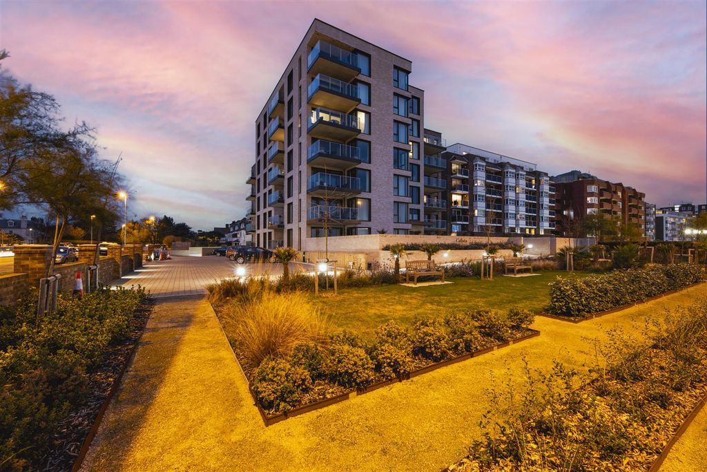 Additional image 38 of 3 bed flat for saleCalista, West Parade, Worthing BN11
