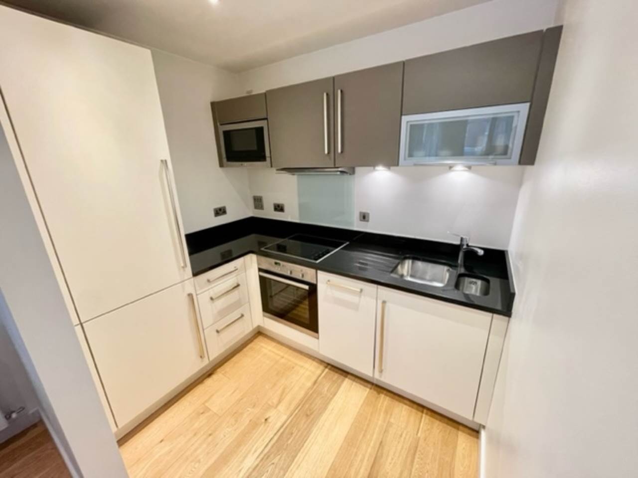 Additional image 3 of 1 Bed Flat, Watermans Place, LS1, N1 7GU